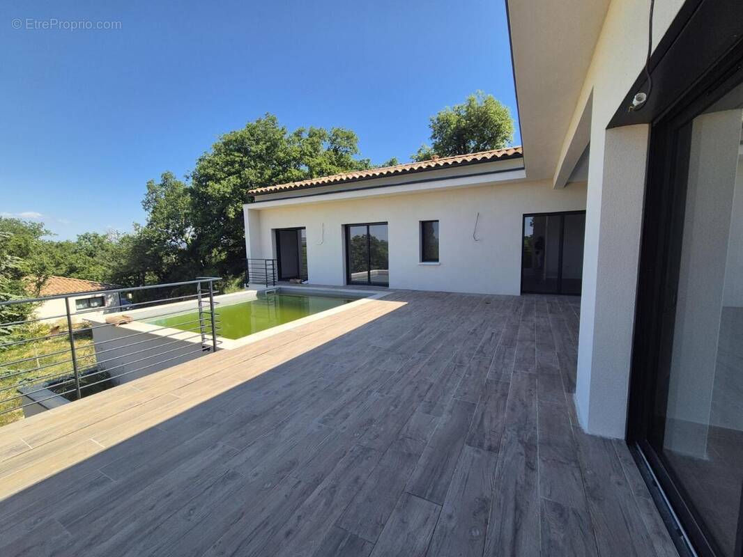 Maison à ALLEGRE-LES-FUMADES