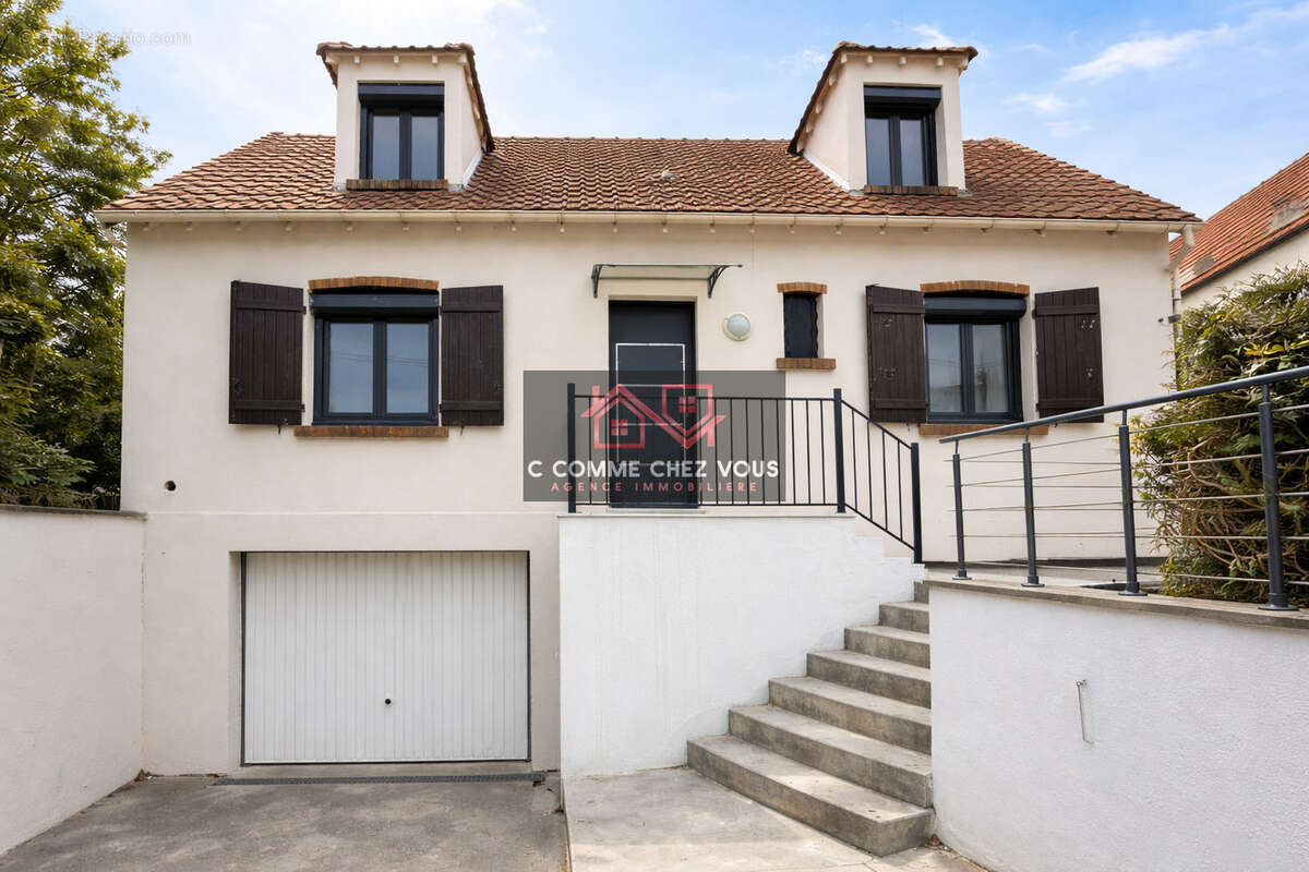Maison à OZOIR-LA-FERRIERE
