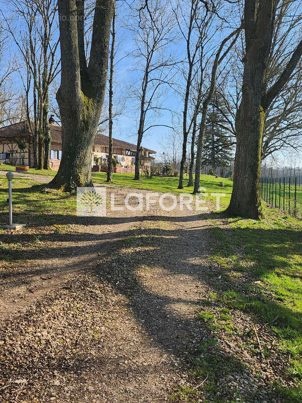 Maison à VARENNES-SAINT-SAUVEUR