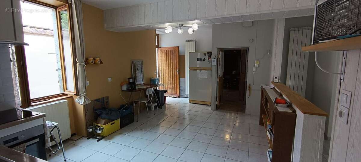 Le veurdre - maison de bourg 180 m2, studio, terrain + garage - photo 11