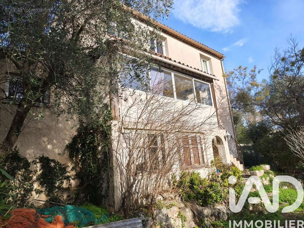 Photo 2 - Maison à SAINT-CEZAIRE-SUR-SIAGNE