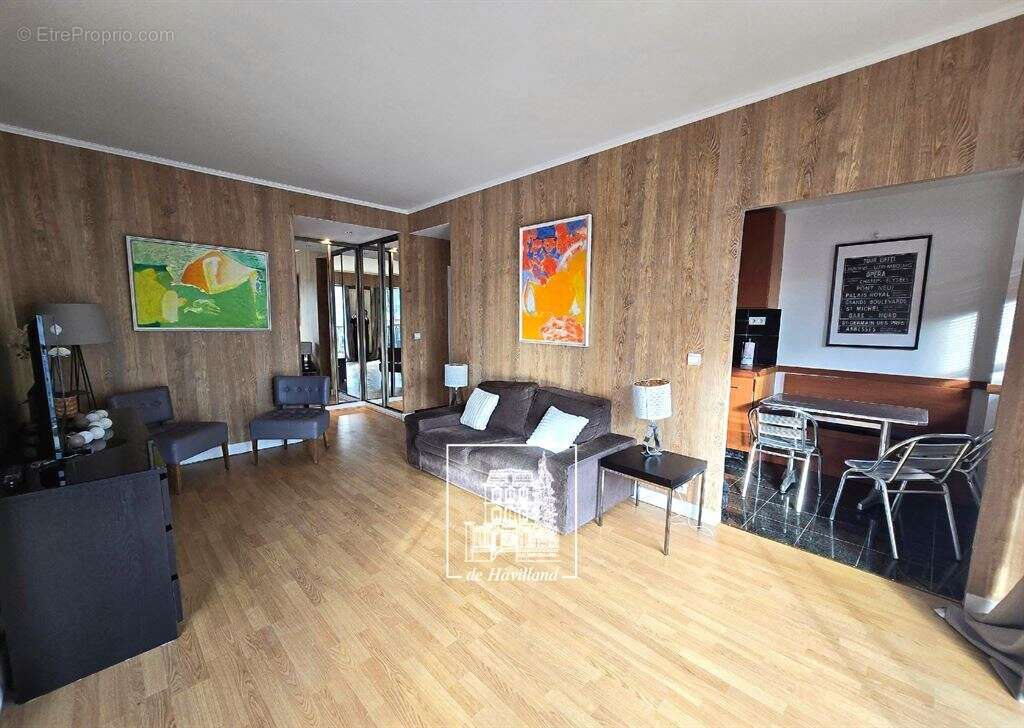 Appartement à NEUILLY-SUR-SEINE