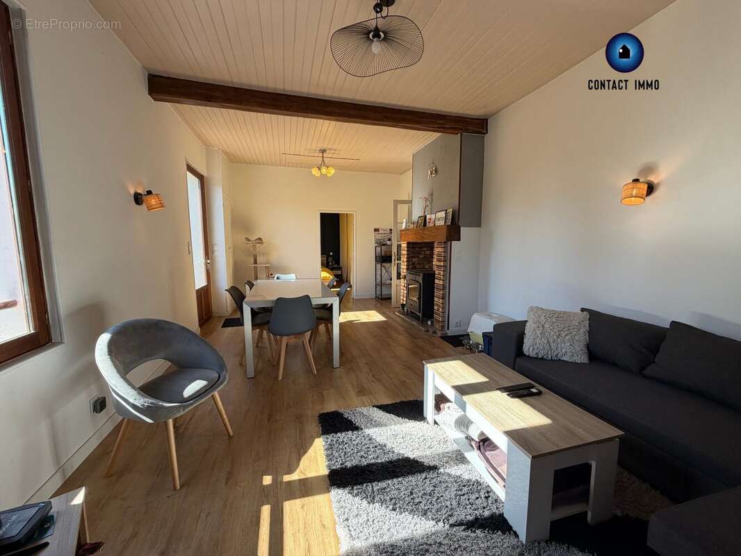 Maison 70 m² à Saint-Pantaleon-De-Larche  - photo 3