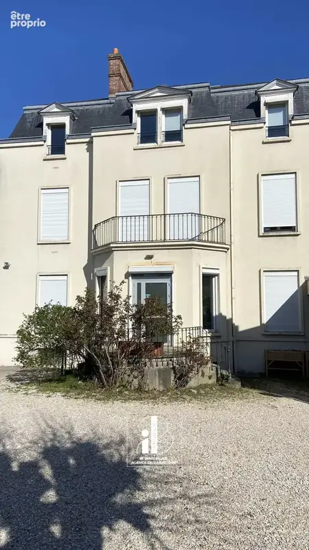 Melun immeuble en toute propriete libre de 402 m² avec ascenceur et parking privatif - photo 3
