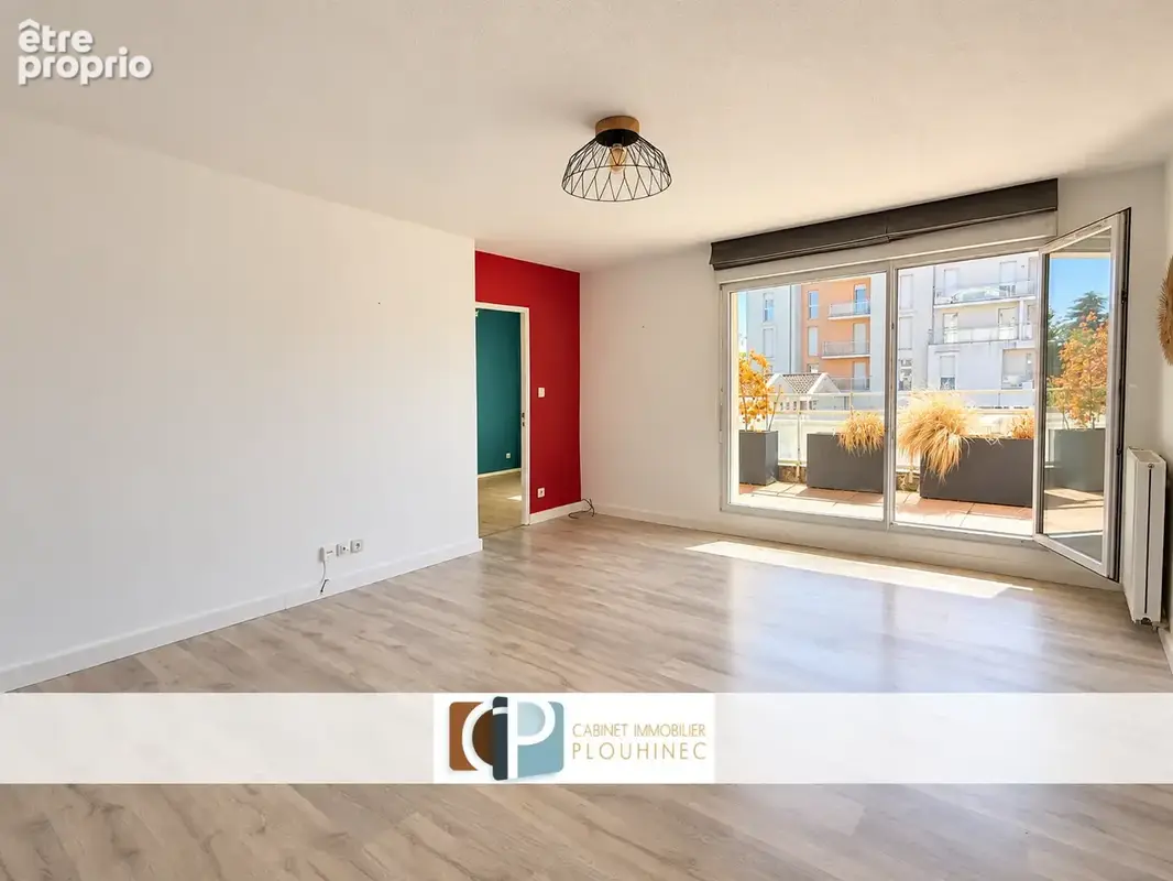À vendre   Appartement 4 pièces avec terrasse et parking à Charnay-lès-Mâcon - photo 2