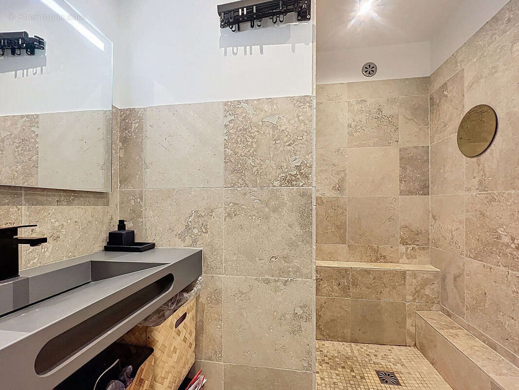 Appartement à SURESNES