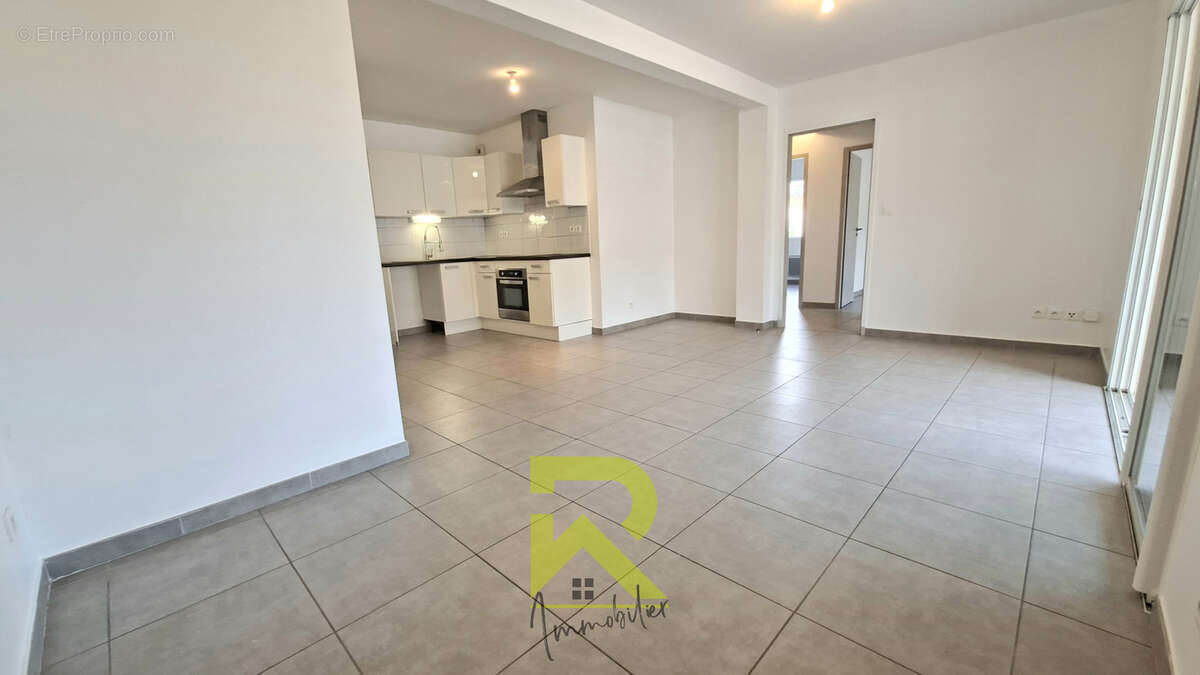 Appartement T3 avec ascenseur, garage et grande terrasse à 200 mètres de la plage - photo 6