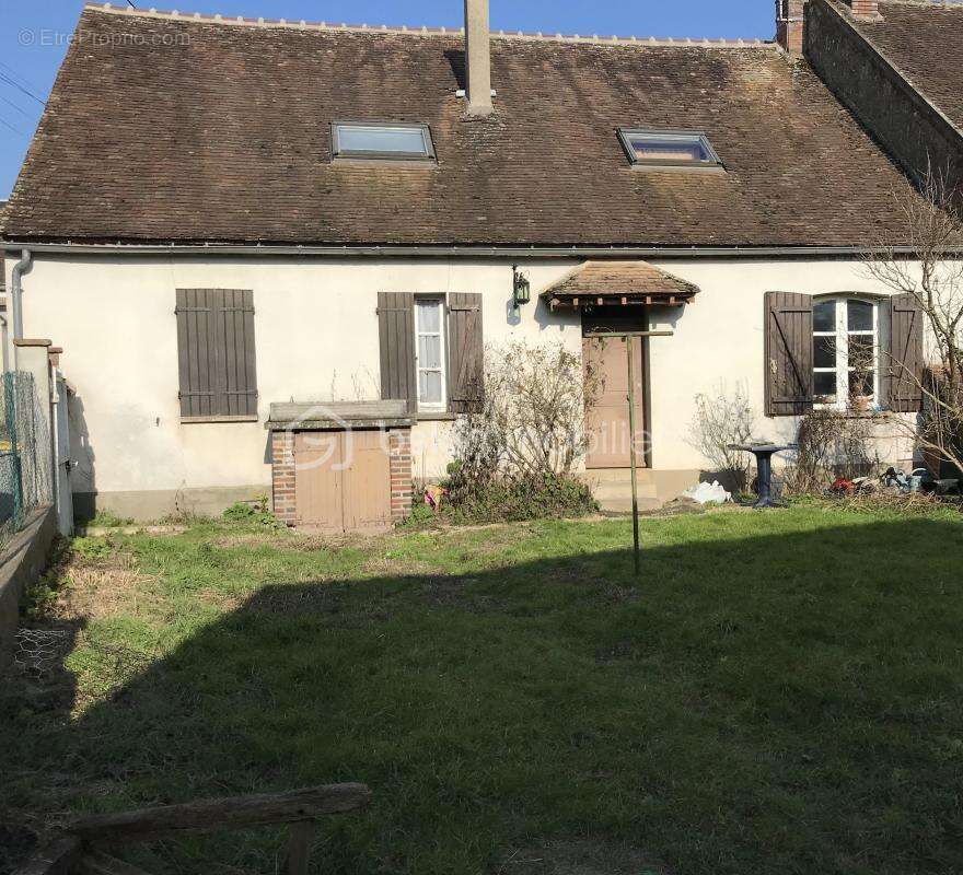Maison à THORIGNY-SUR-OREUSE
