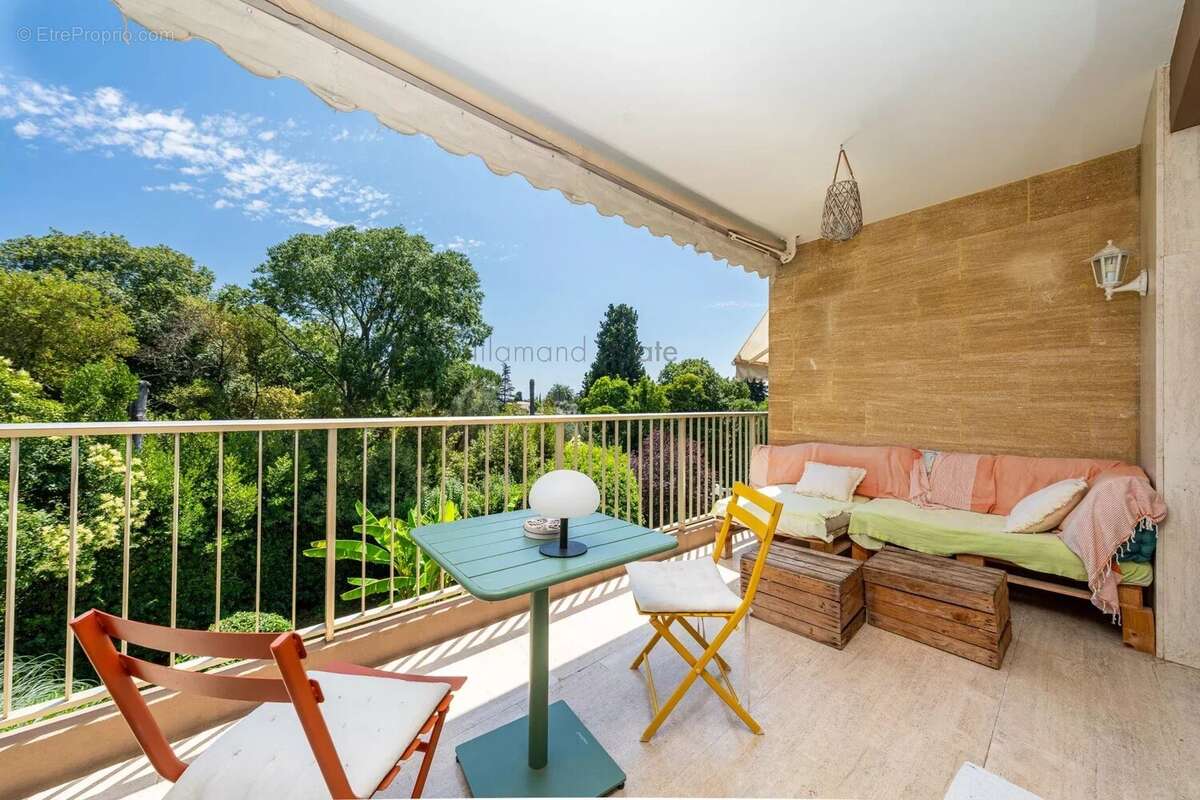 Cannes montrose - grand 2 pieces parfait etat - terrasse - parking - photo 2