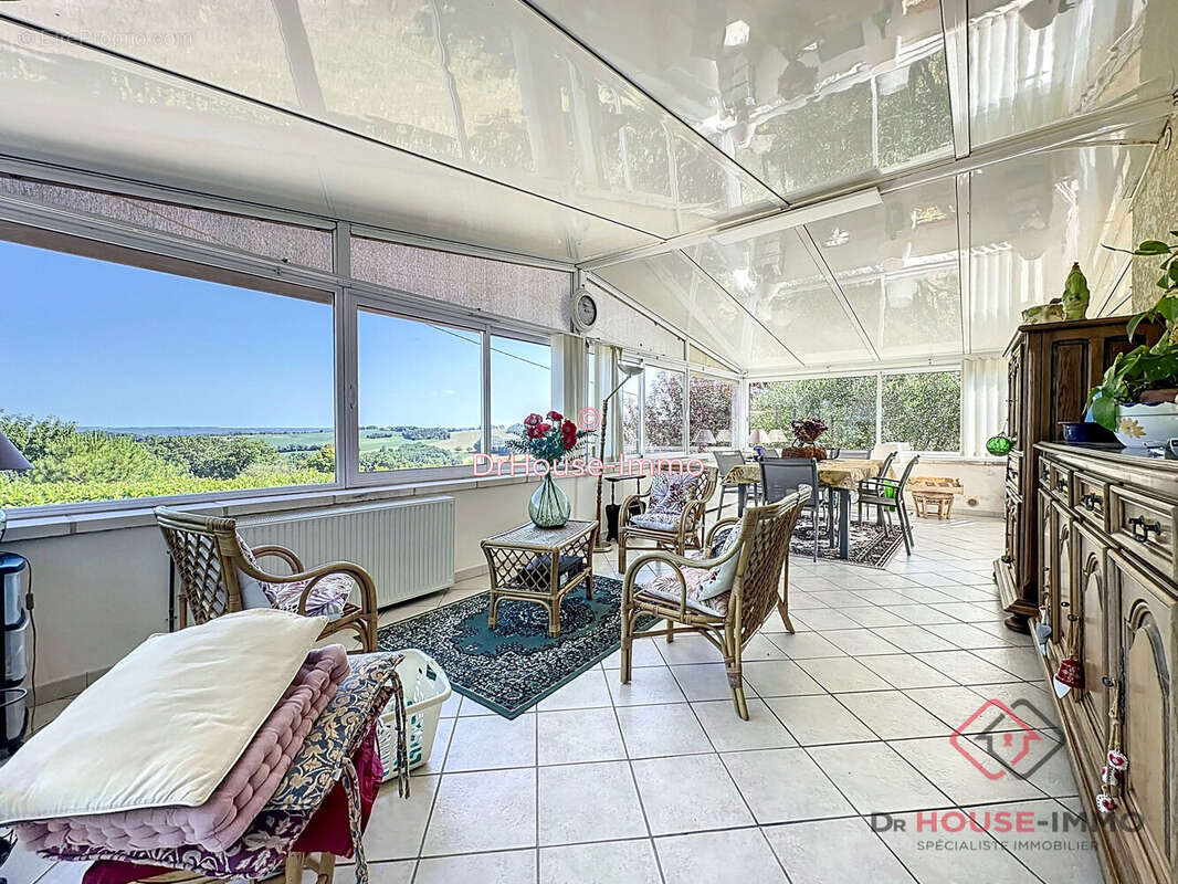 Maison à LEGUILLAC-DE-L&#039;AUCHE