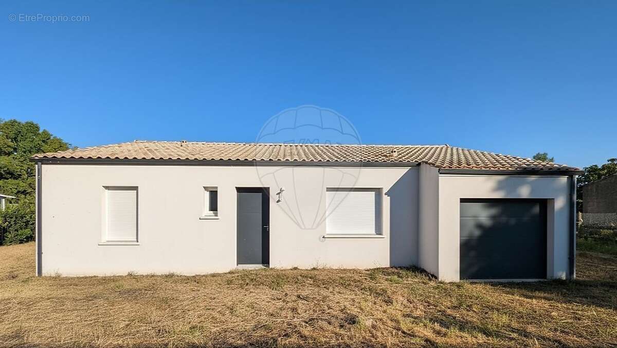 Maison à LES MATHES