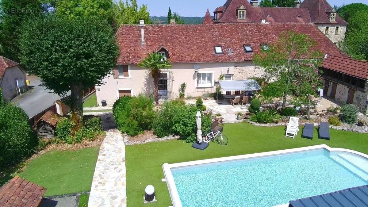 Maison à HAUTEFORT