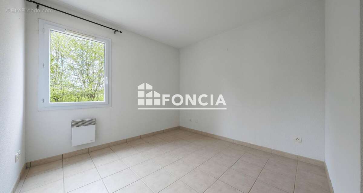 Appartement à SAINT-MARTIN-LACAUSSADE