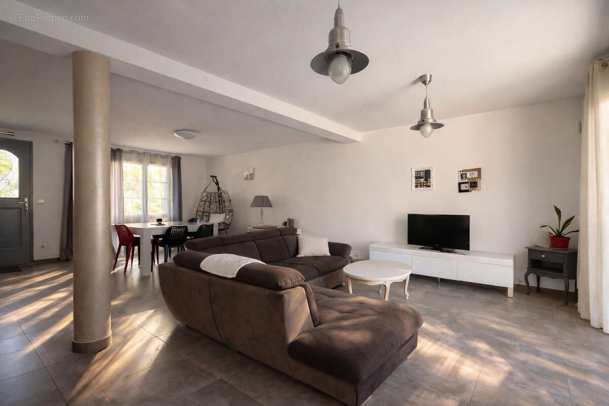 Maison à PERIGNY