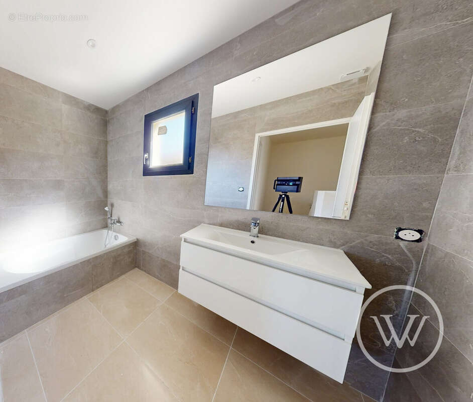 Maison à LE PEAGE-DE-ROUSSILLON