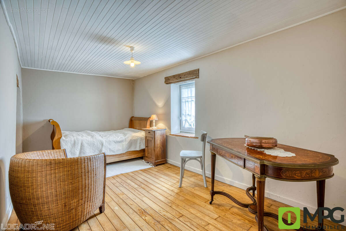 Proche CASSENEUIL à 15 minutes de VILLENEUVE SUR LOT, maison en pierres sur terrain de 2462 m2. - photo 14