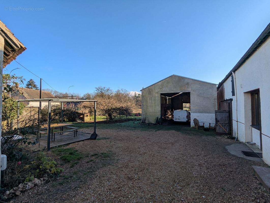 Maison à CHAMPROND-EN-GATINE