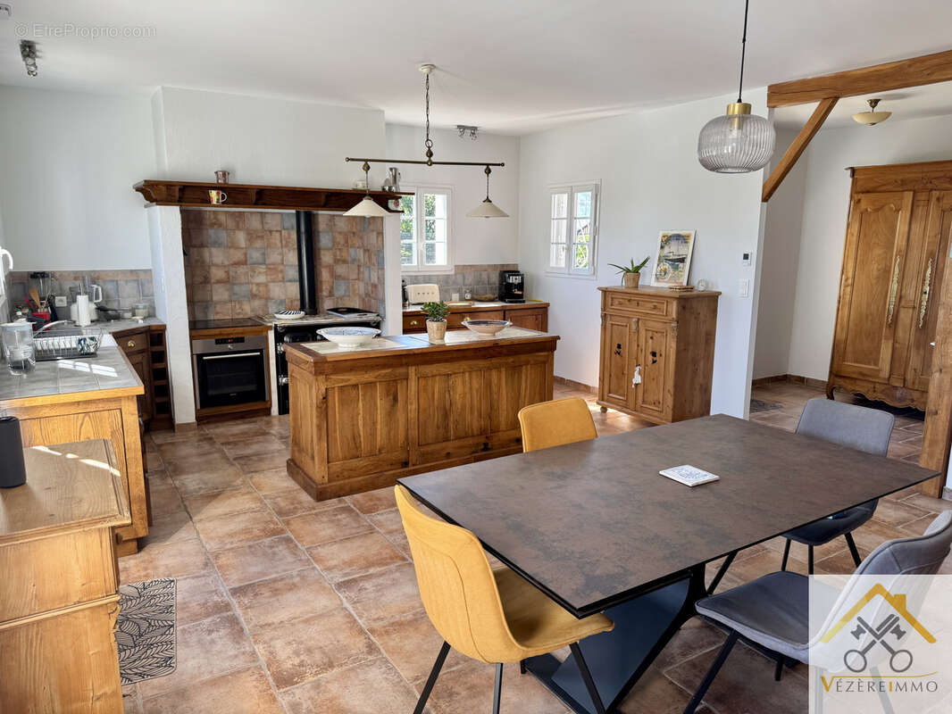 Maison à OBJAT