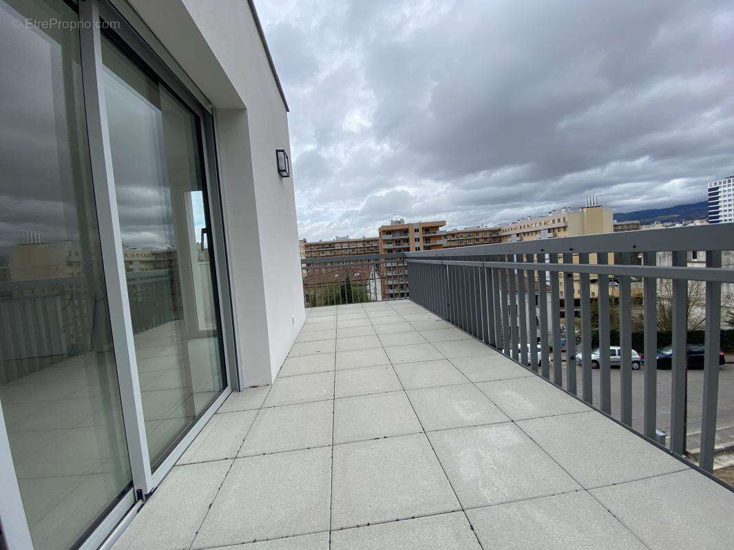 Appartement à SAINT-ETIENNE