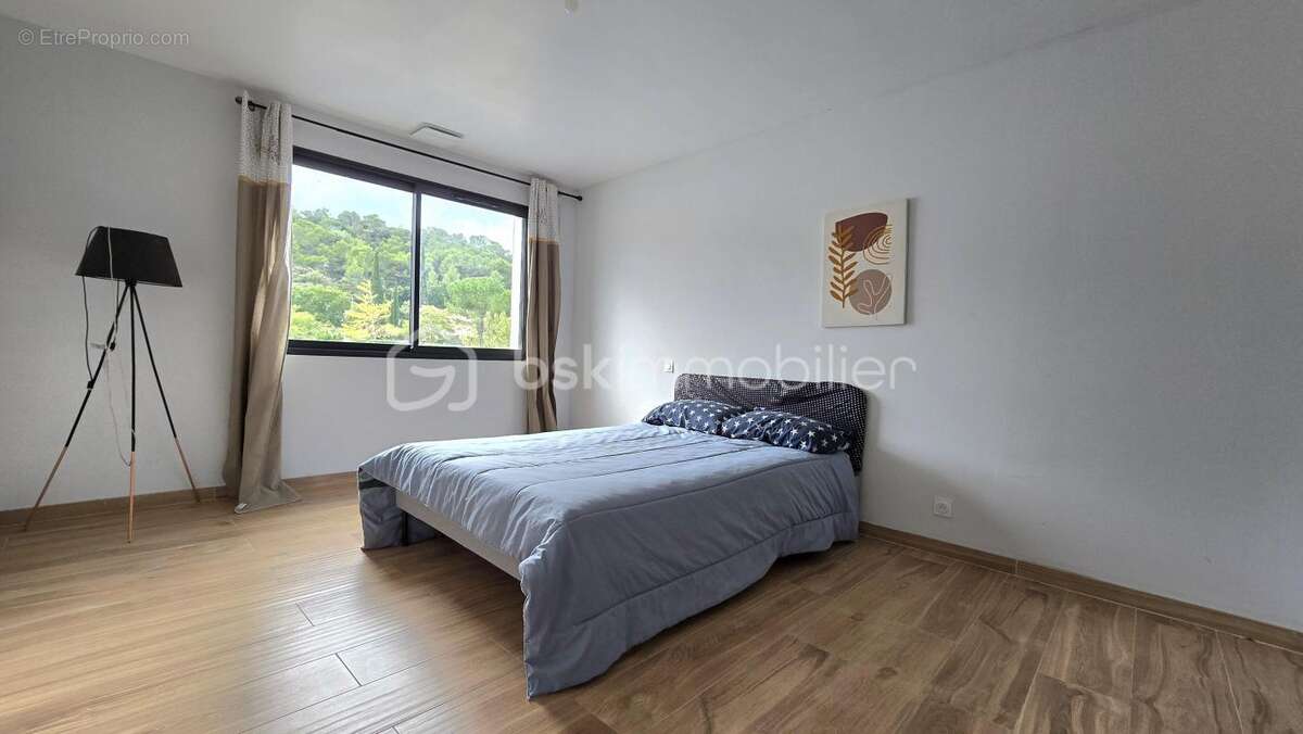 Maison à BAGNOLS-SUR-CEZE