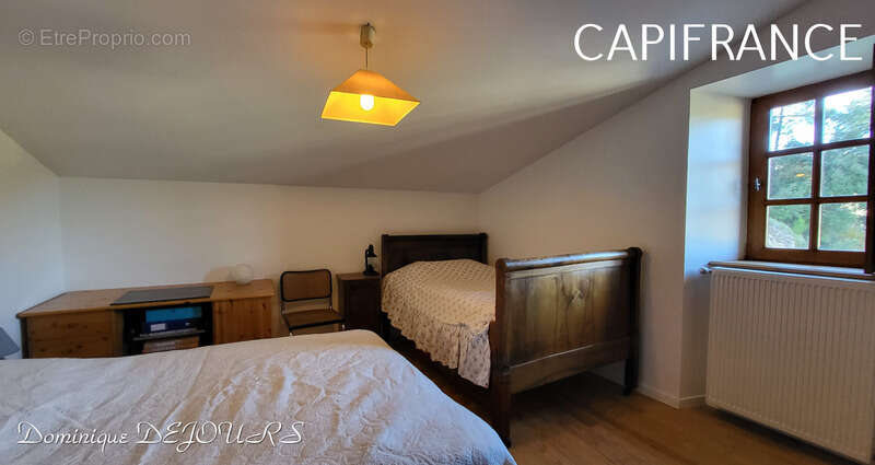 Maison à SAINT-SAUVEUR-DE-MONTAGUT