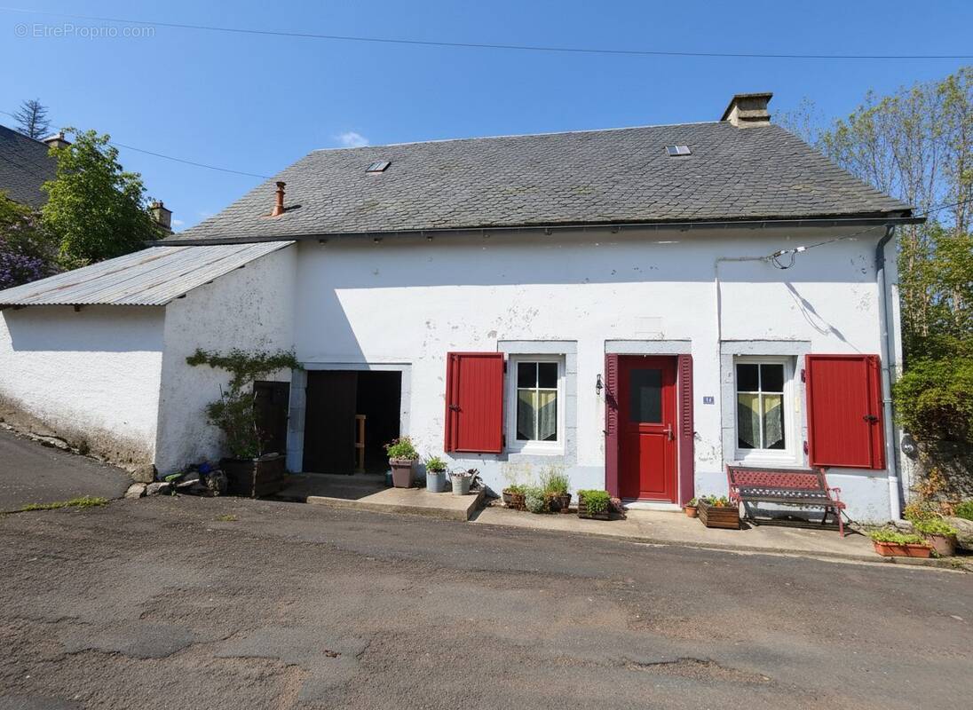 Maison à ESPINCHAL