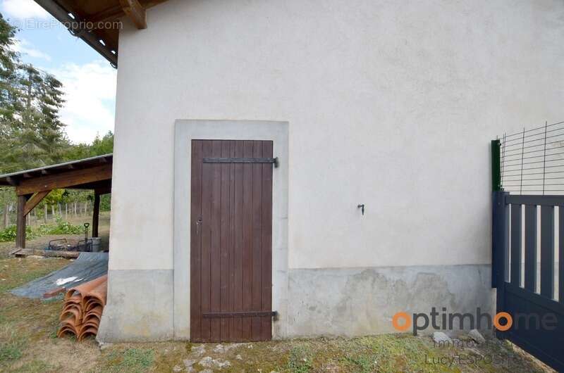  Charmante maison en pierre avec dépendance à rénover – Cœur de Saint-Laurent-de-Céris (Charente)  - photo 29