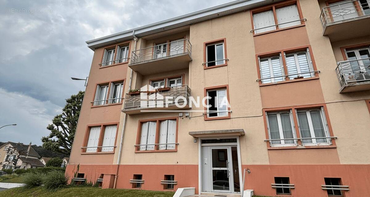 Appartement à NOTRE-DAME-DE-GRAVENCHON