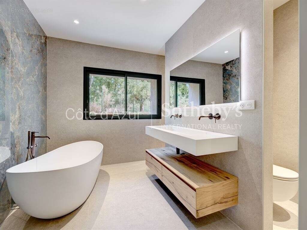 Maison à TOURRETTES