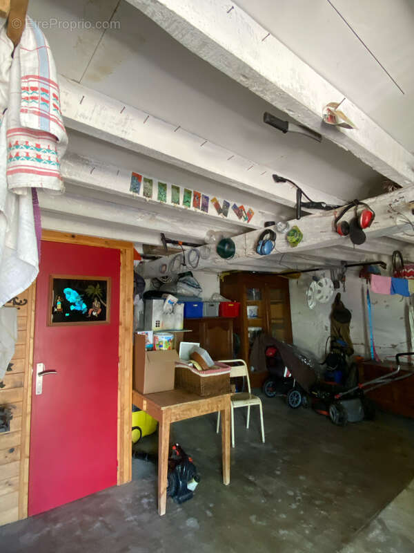 Maison à CREUZIER-LE-VIEUX