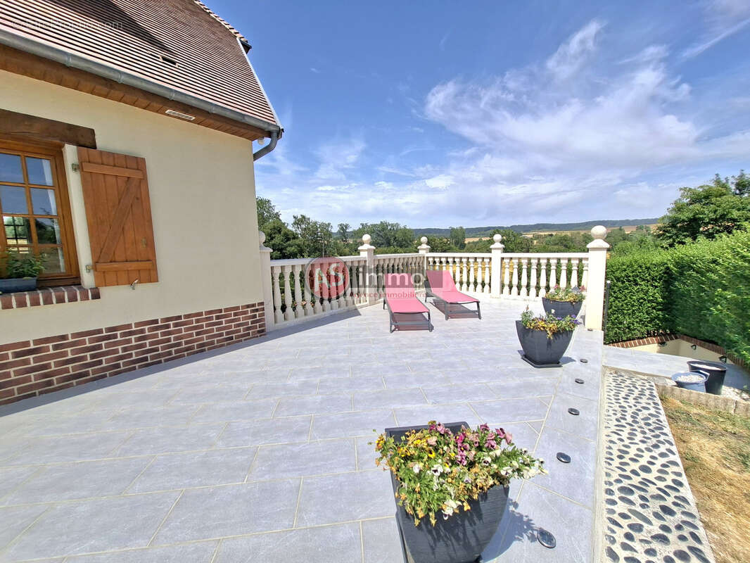 Maison à NEUFCHATEL-EN-BRAY