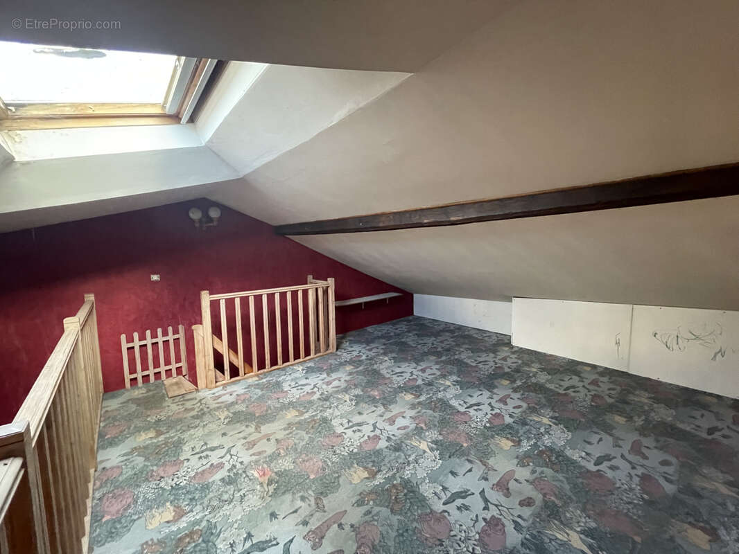 Appartement à L'ARBRESLE