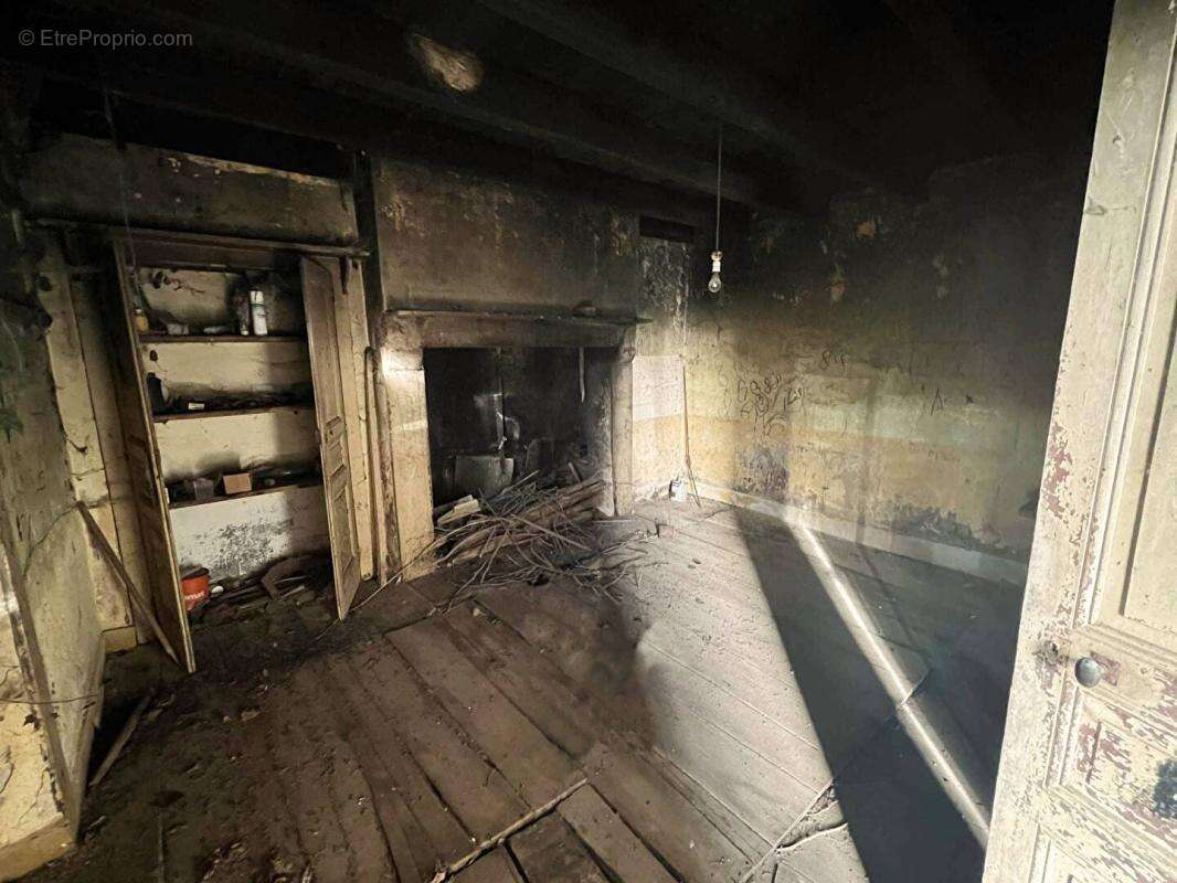 Maison à SAINT-PRIEST-LES-FOUGERES