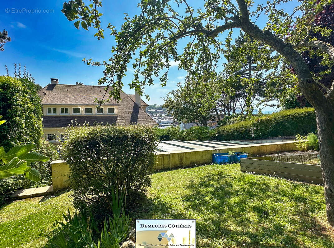 Propriété vue sur mer haut de gamme avec piscine - Cote de la Vierge FECAMP - photo 11