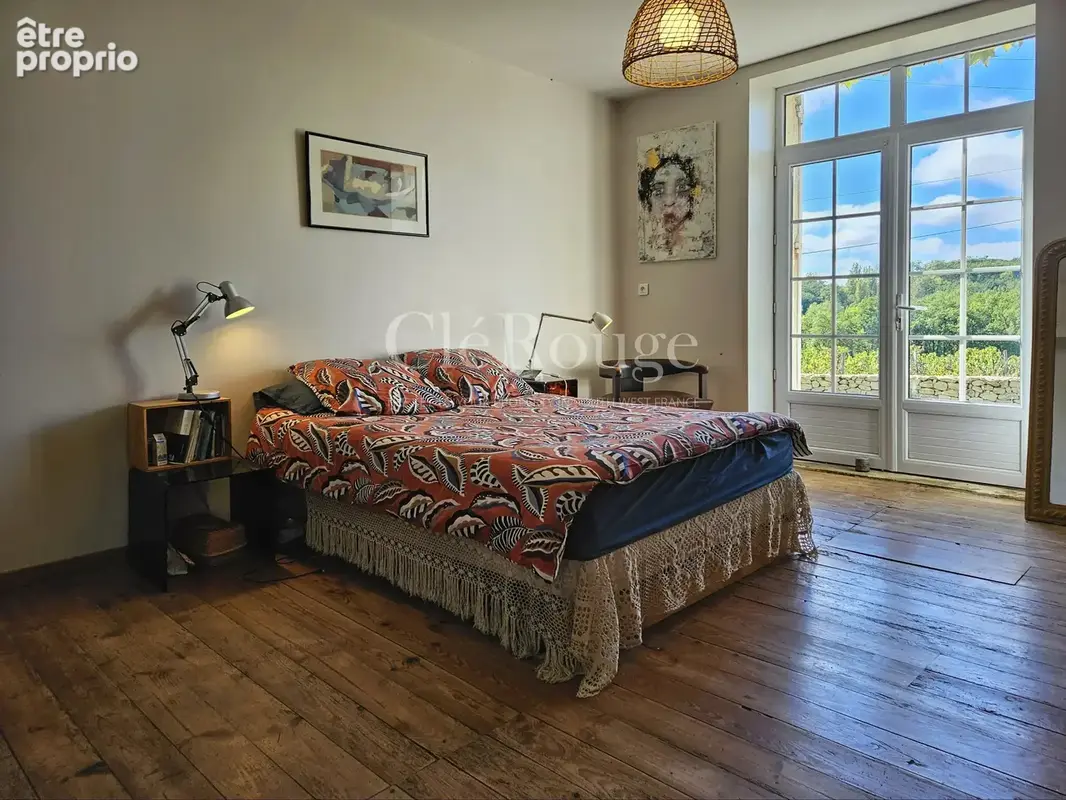 Entre Pellegrue et Gensac – Maison en pierre pleine de charme avec vue dégagée. piscine et potentiel locatif - photo 15