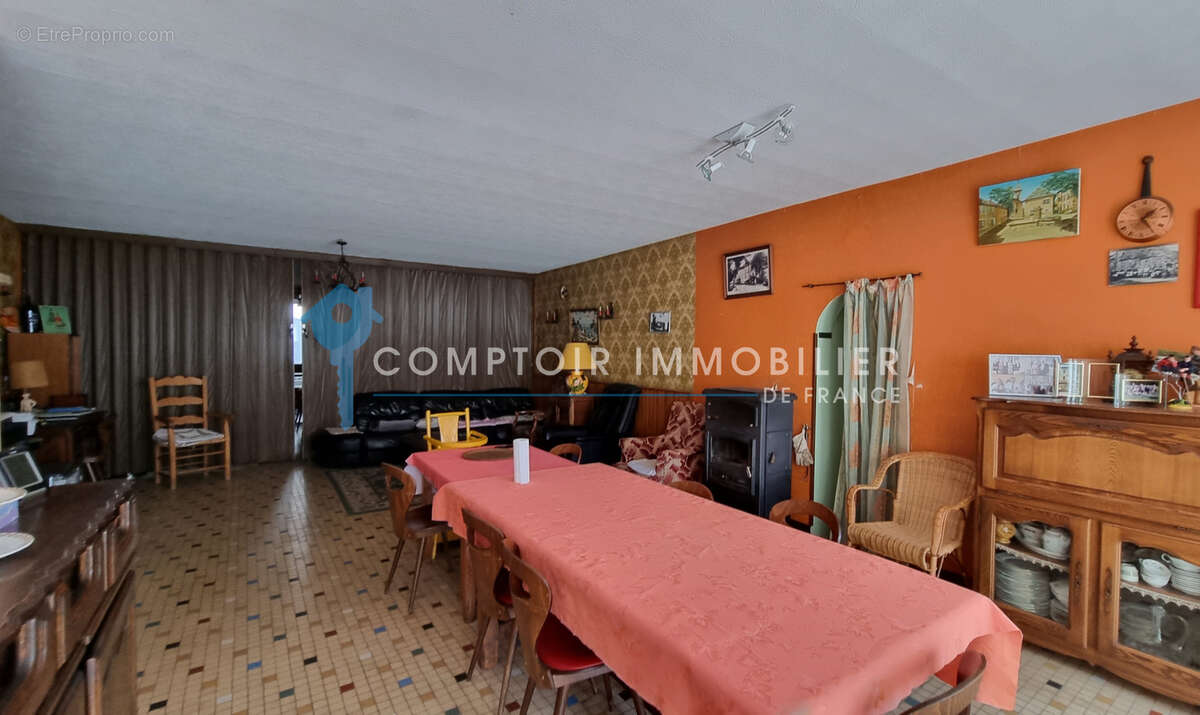 Dépt. 07 - A VENDRE au BEAGE - Immense Maison de Village de 280 m2 - Parcelle de 100 m2 - photo 9