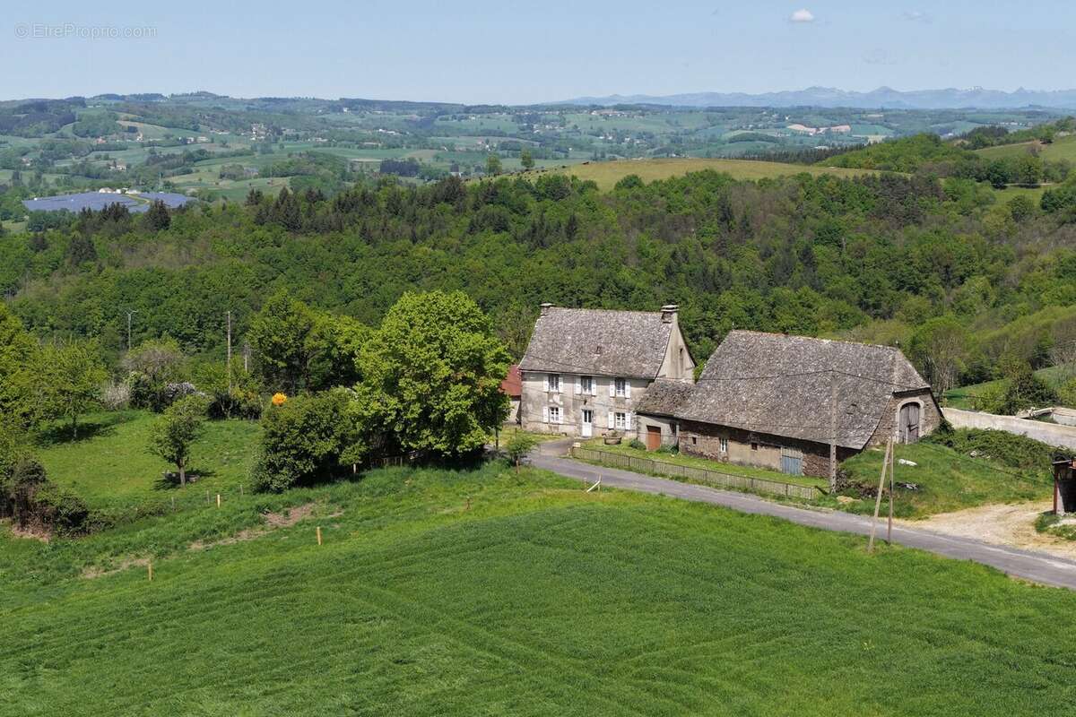 Maison à JUNHAC