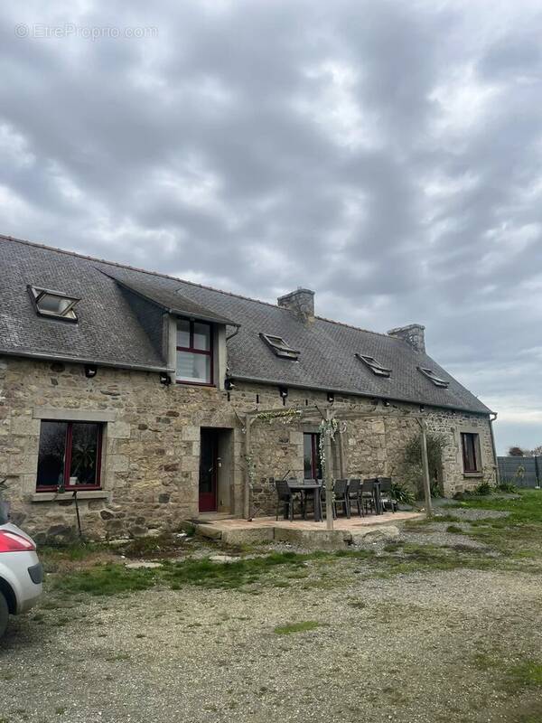 Maison à TREGONNEAU