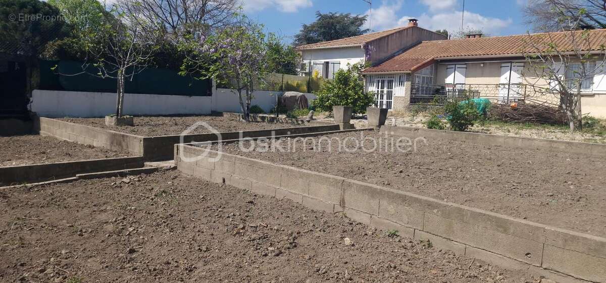 Terrain à NIMES