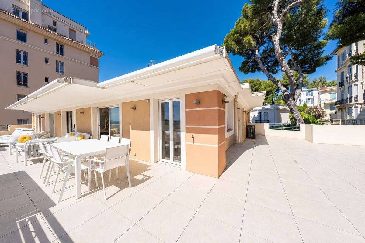 Superbe penthouse vue mer panoramique avec triple garage cannes centre - photo 5