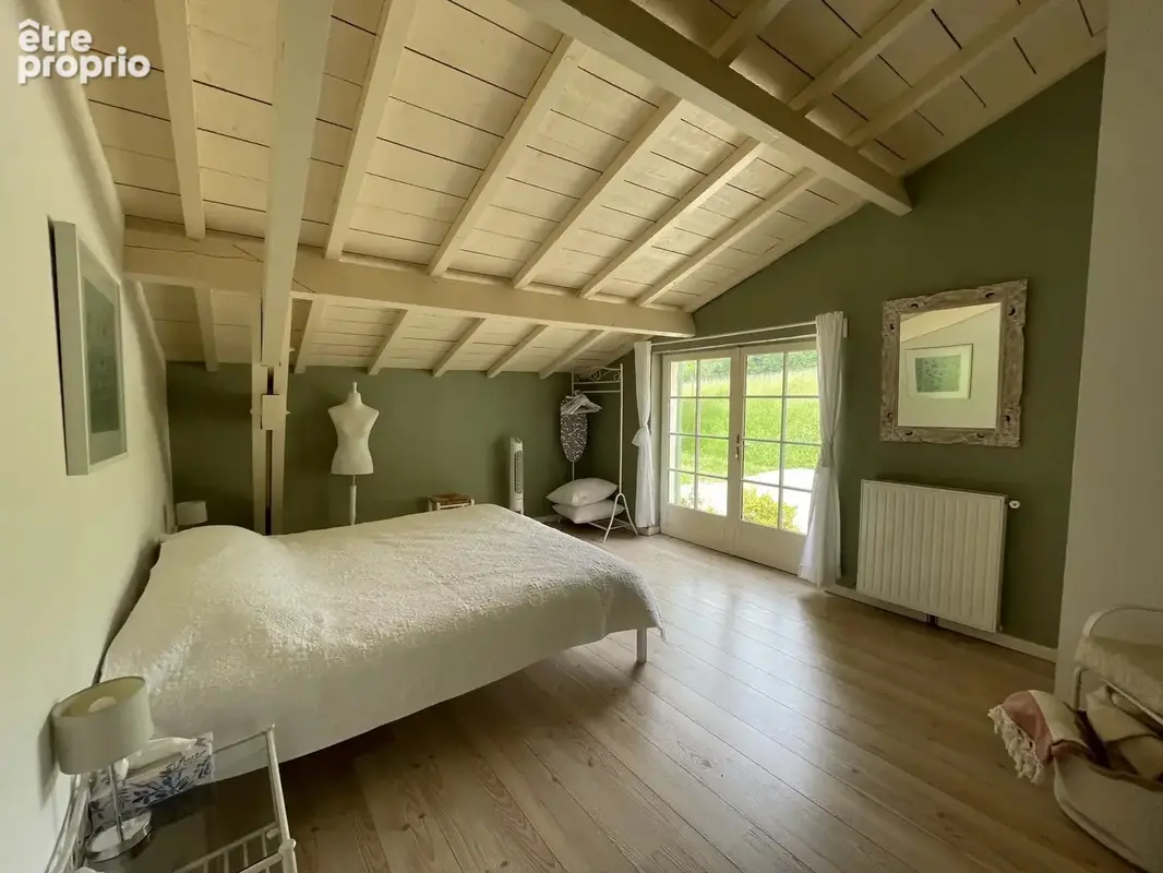 Maison en pierre de caractère avec gîte et piscine - photo 10