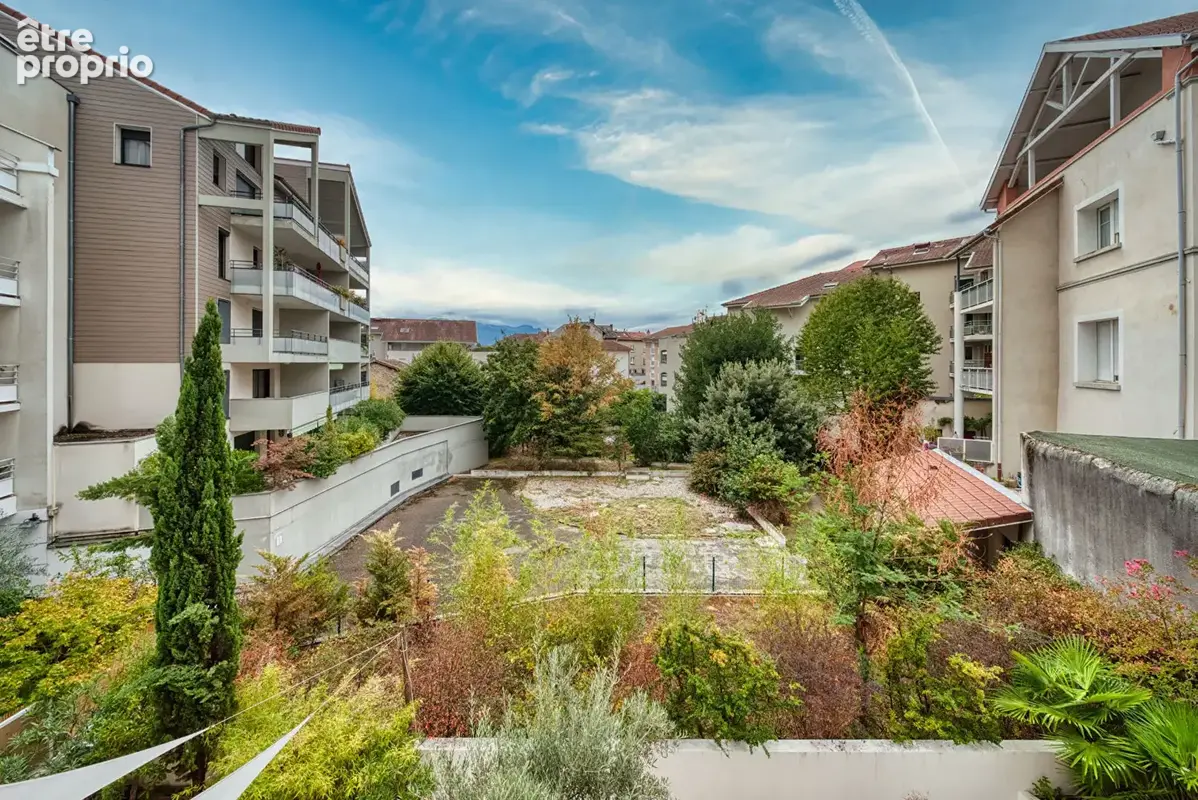 T4 avec terrasse et garage  - voiron centre au calme - photo 5