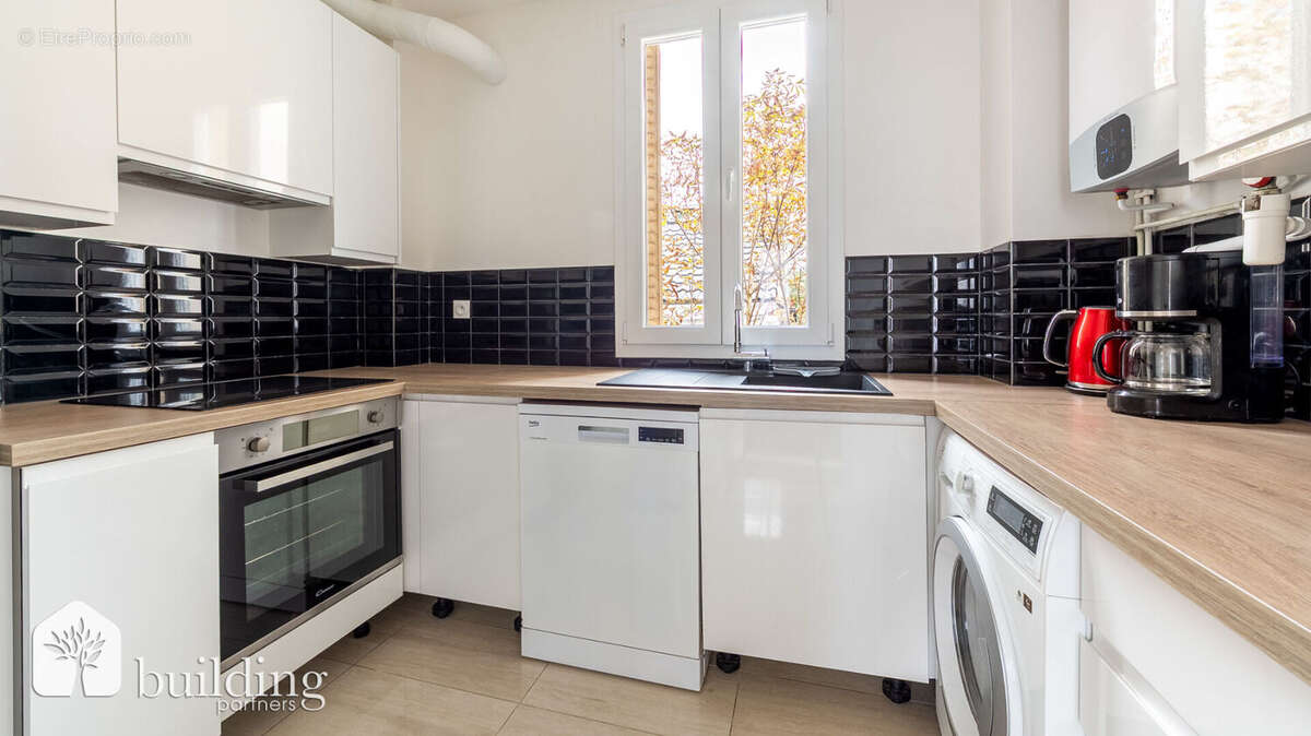 Appartement à COURBEVOIE