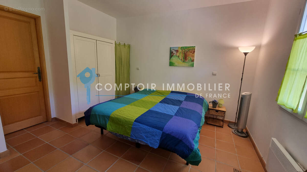 À VENDRE (83) - BARGEMON - Villa avec piscine et vue sur les collines - photo 10