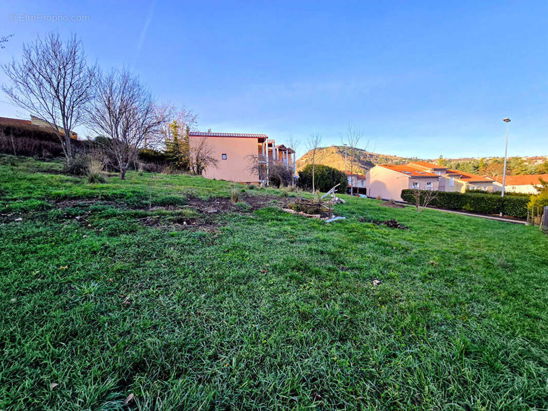 Terrain à ESPALY-SAINT-MARCEL