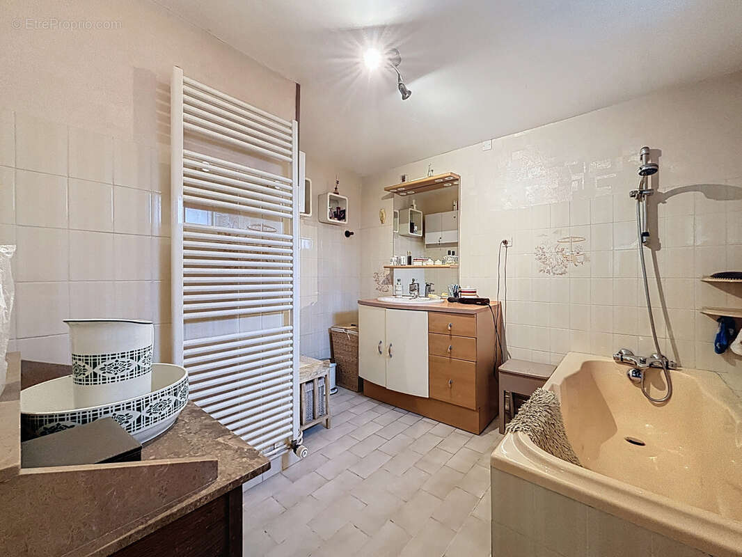 Maison à HOTTOT-LES-BAGUES