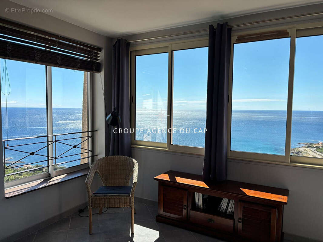 A vendre villa "beaumont" 4 chambres 2 appartements piscine parkings aux issambres - photo 12