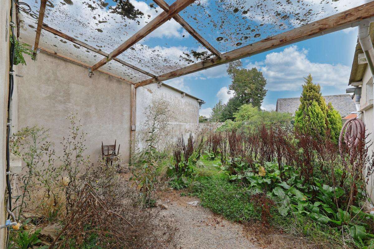 Appartement à POUANCE