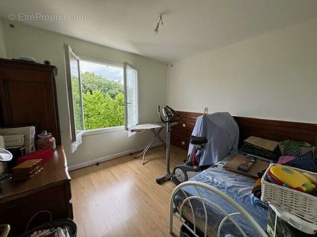 Maison 96 m² à Chaniers  - photo 8