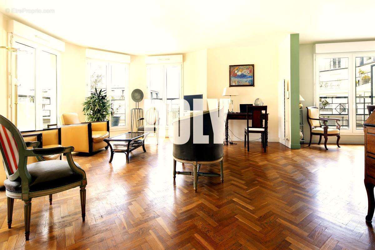 Appartement à MONTROUGE